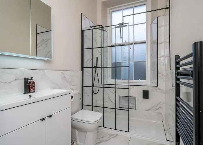 Pass The Keys Beautiful Modern Historical Flat Close To Castle *