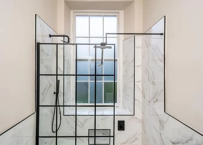 Pass The Keys Beautiful Modern Historical Flat Close To Castle Apartment