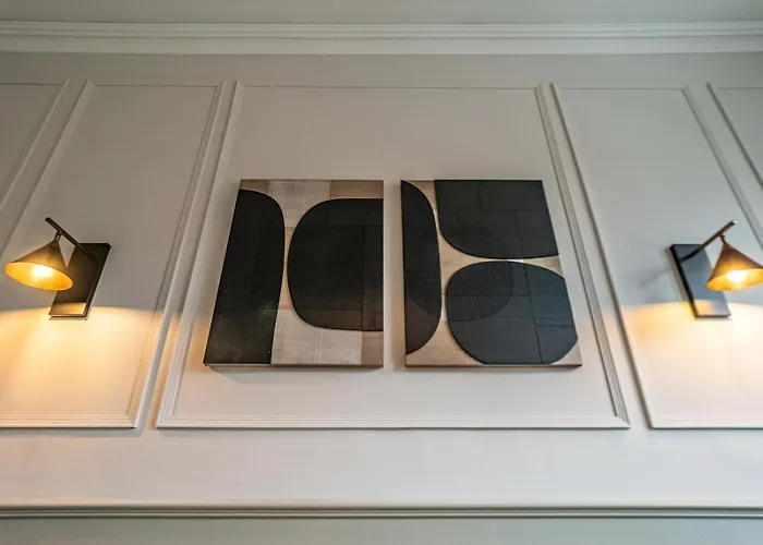 Pass The Keys Beautiful Modern Historical Flat Close To Castle Apartment Edinburgh