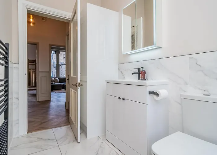 Pass The Keys Beautiful Modern Historical Flat Close To Castle