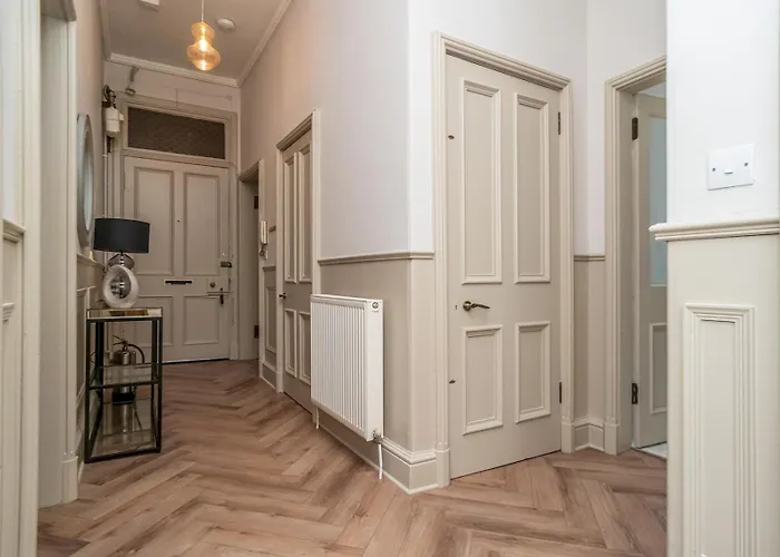 Pass The Keys Beautiful Modern Historical Flat Close To Castle Apartment