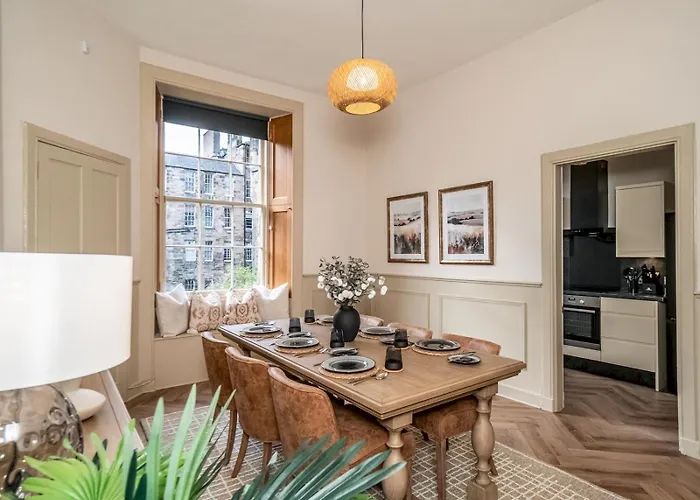 Lägenhet Pass The Keys Beautiful Modern Historical Flat Close To Castle Edinburg