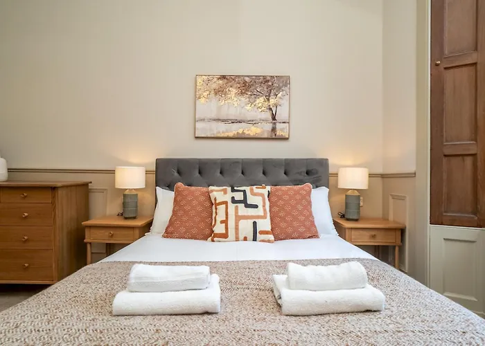 Pass The Keys Beautiful Modern Historical Flat Close To Castle Apartment