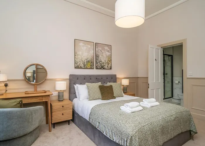 Pass The Keys Beautiful Modern Historical Flat Close To Castle Apartment Edinburgh