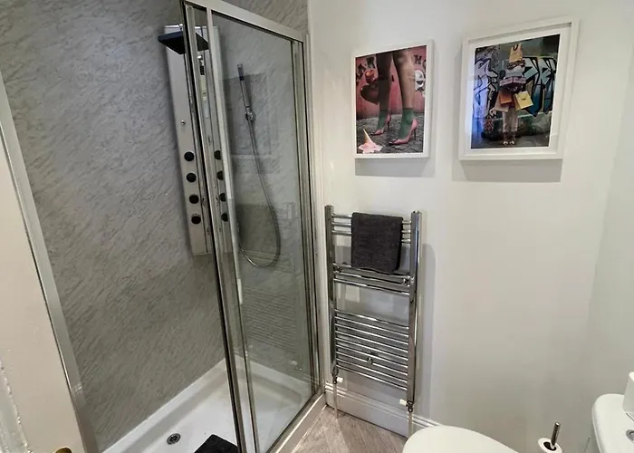 Bright 2 Bedroom Near The Meadows Apartmán *