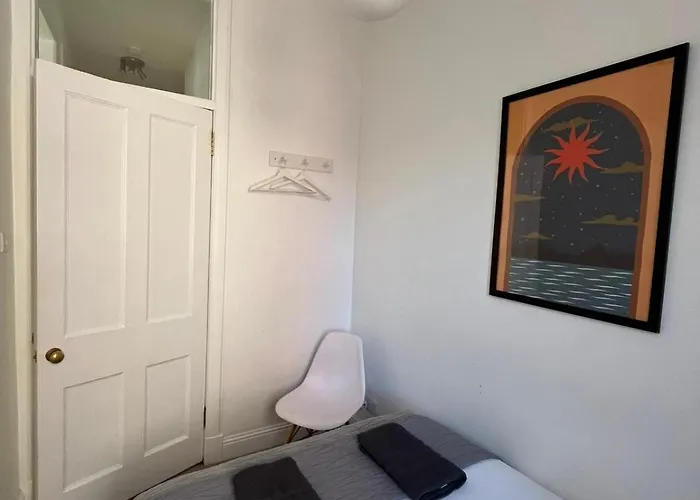 Bright 2 Bedroom Near The Meadows Edinburgh