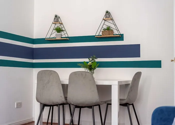 2bed Flat In Leith-free Parking- By Homes Διαμέρισμα *