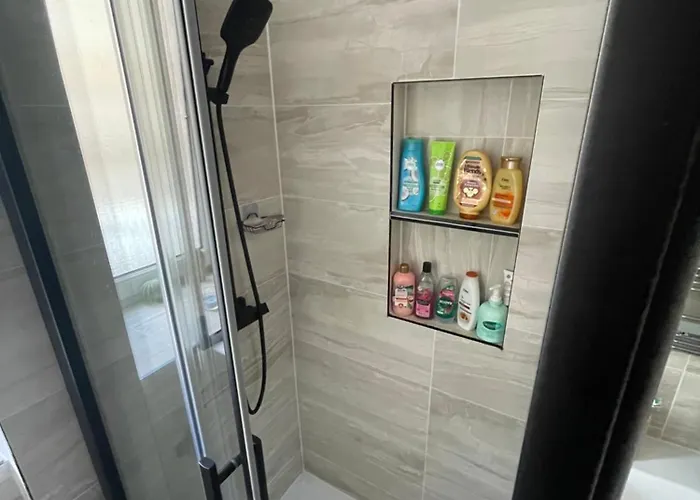 Homestay Fountain Park Get Away One Bedroom In A 2 Bedroom Edinburgh