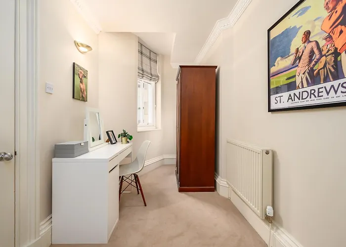 Elegant Flat With Garden In West End Apartmán Edinburgh