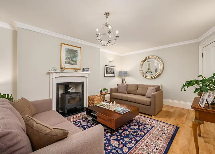 Elegant Flat With Garden In West End Apartmán *