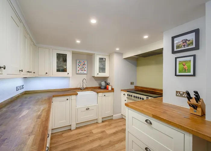 Elegant Flat With Garden In West End *