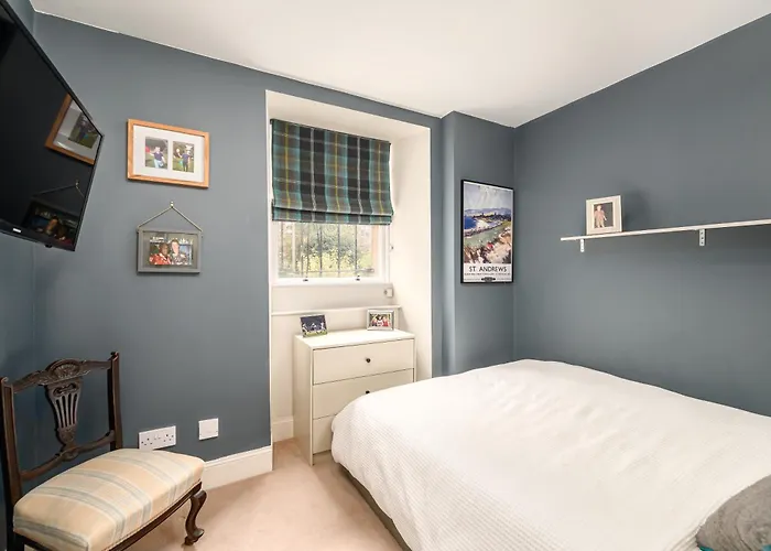 Elegant Flat With Garden In West End * Edinburgh