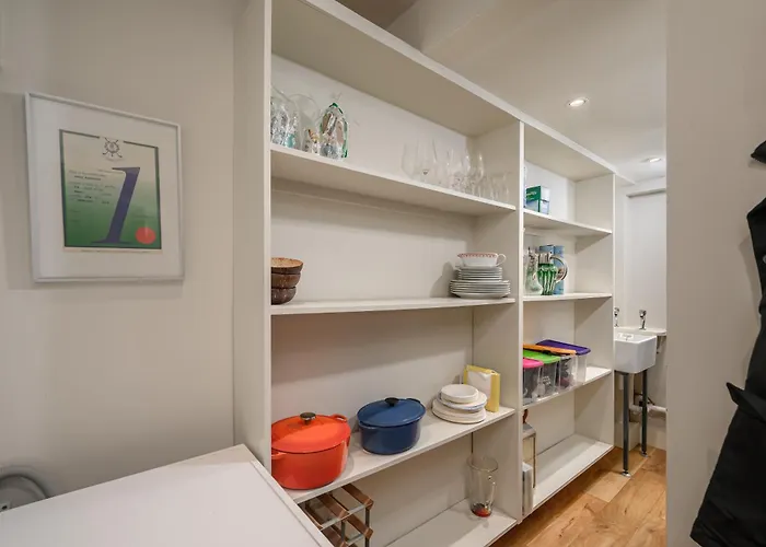 Elegant Flat With Garden In West End *