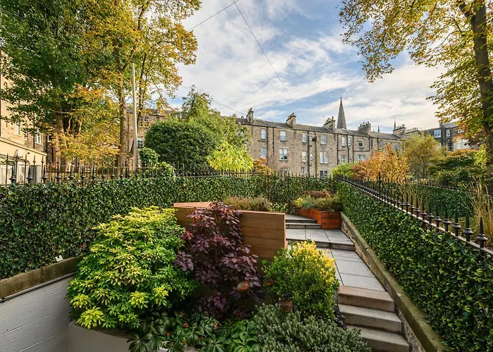 Elegant Flat With Garden In West End Apartmán Edinburgh