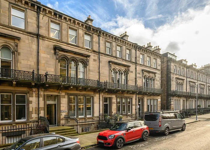 Elegant Flat With Garden In West End *