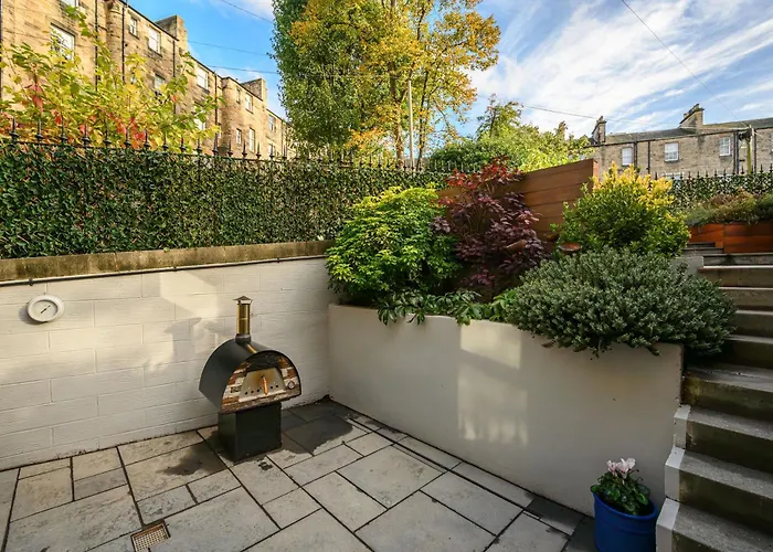 Elegant Flat With Garden In West End *