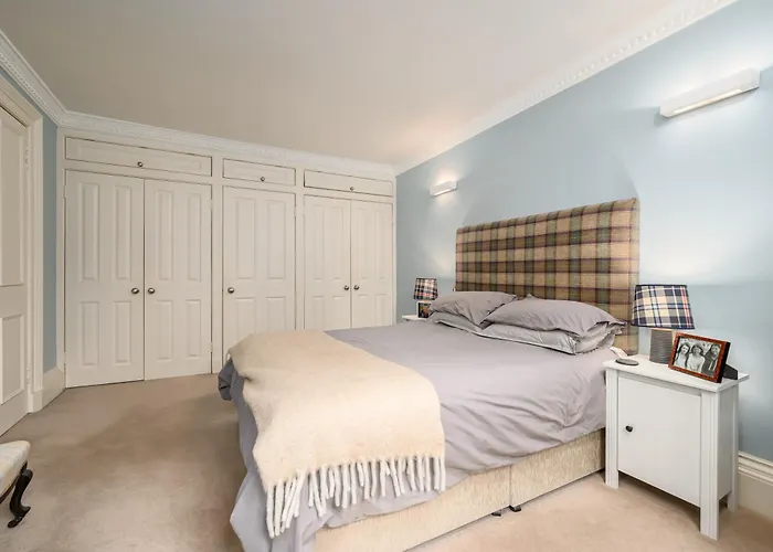 Elegant Flat With Garden In West End * Edynburg
