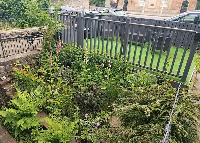 Spacious With Easy Access To Airport & Centre * 에든버러