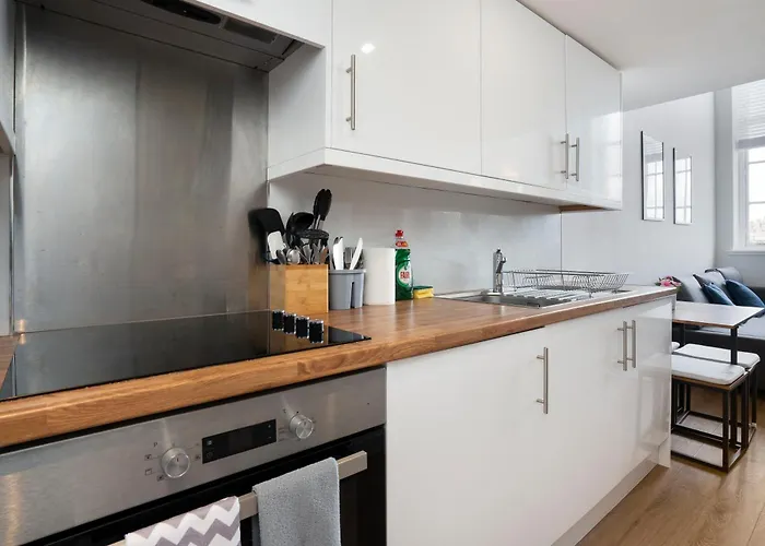 2bed-2bath Flat, Centre Apartament Edynburg