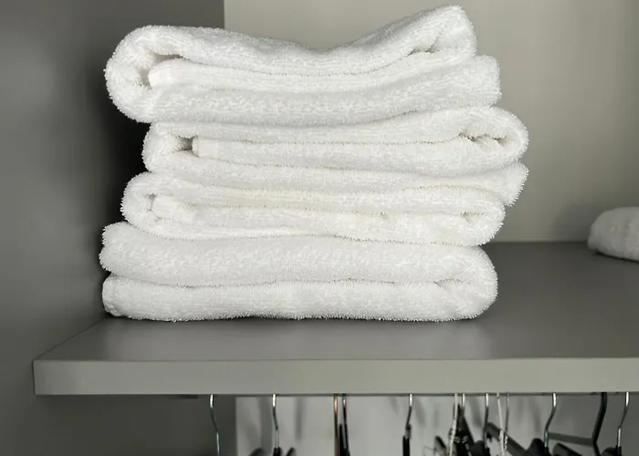 Private 1 Bedroom - - Sleeps 2