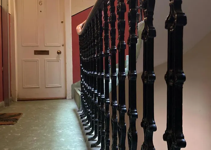 Bright 2 Bedroom Near The Meadows Apartmán