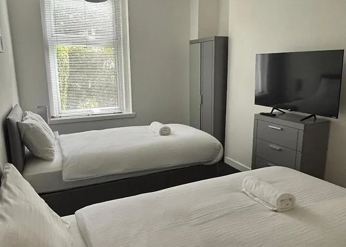 Spacious 3 Bed Modern Διαμέρισμα