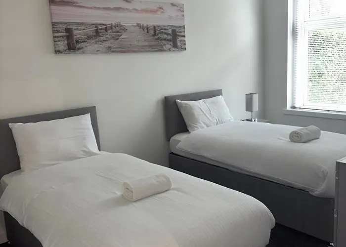 Spacious 3 Bed Modern Διαμέρισμα *