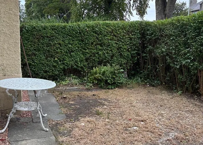 Spacious 3 Bed Modern Διαμέρισμα *