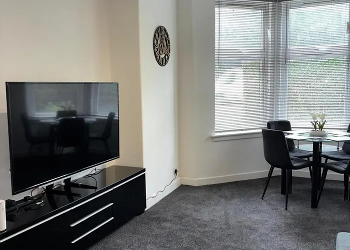 Διαμέρισμα Spacious 3 Bed Modern