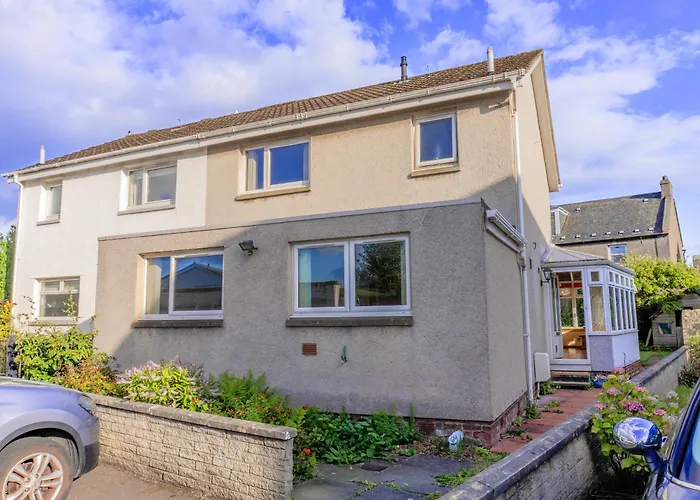 3 Bedroom Home, Peaceful Garden بيت للعطل *