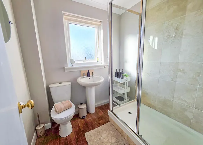 بيت للعطل 3 Bedroom Home, Peaceful Garden *