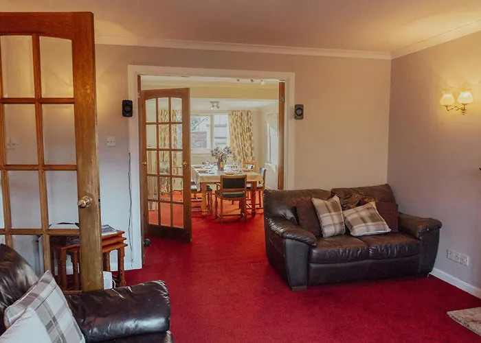 Vakantiehuis 3 Bedroom Home, Peaceful Garden Edinburgh