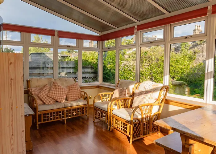 3 Bedroom Home, Peaceful Garden بيت للعطل *