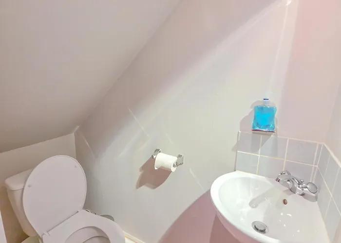 3 Bedroom Home, Peaceful Garden بيت للعطل إدنبرة