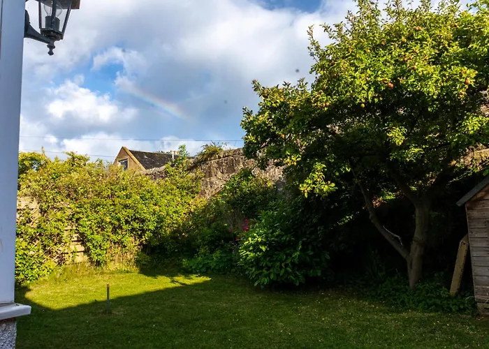 بيت للعطل 3 Bedroom Home, Peaceful Garden إدنبرة