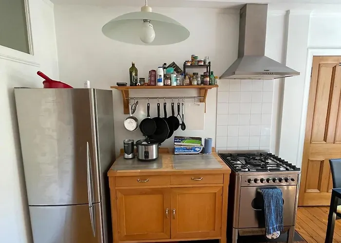 Charming Flat In Beautiful Area *