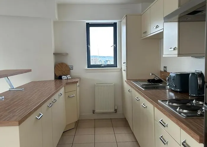 شقة Waterfront Spacious Flat *