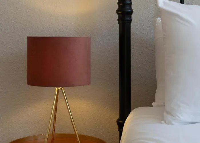 Historic Townhouse In Centre דירה אדינבורו