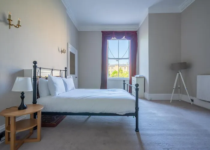 Historic Townhouse In Centre