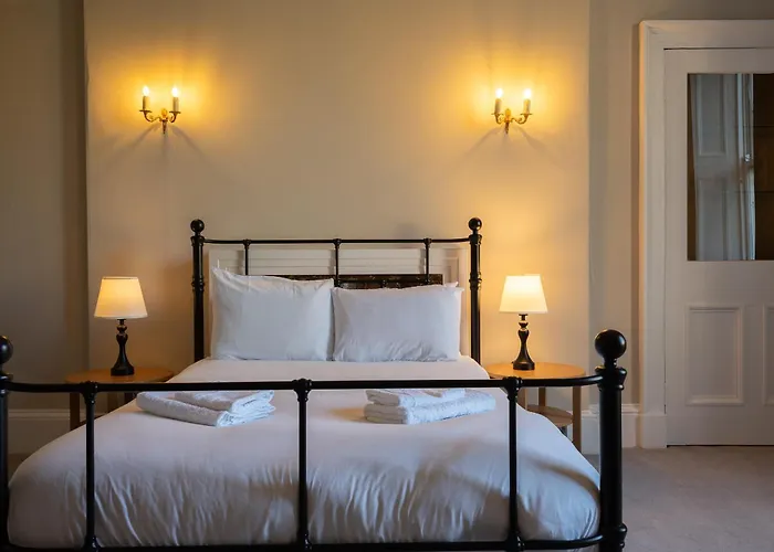 Historic Townhouse In Centre *