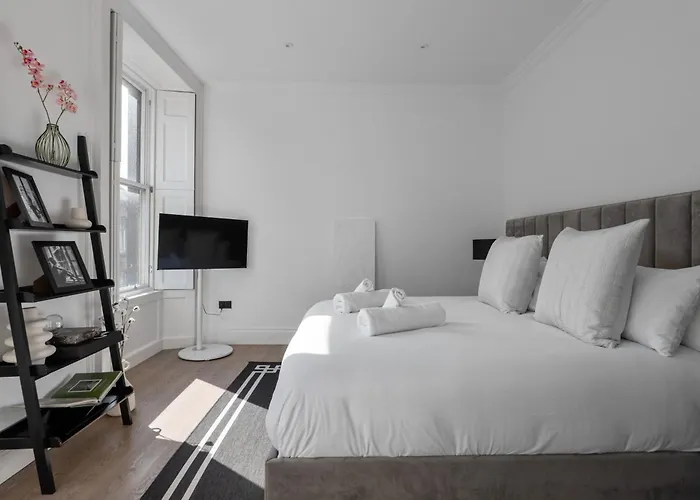 Edinburgh's Finest - Chic And Luxurious Shore Apartament