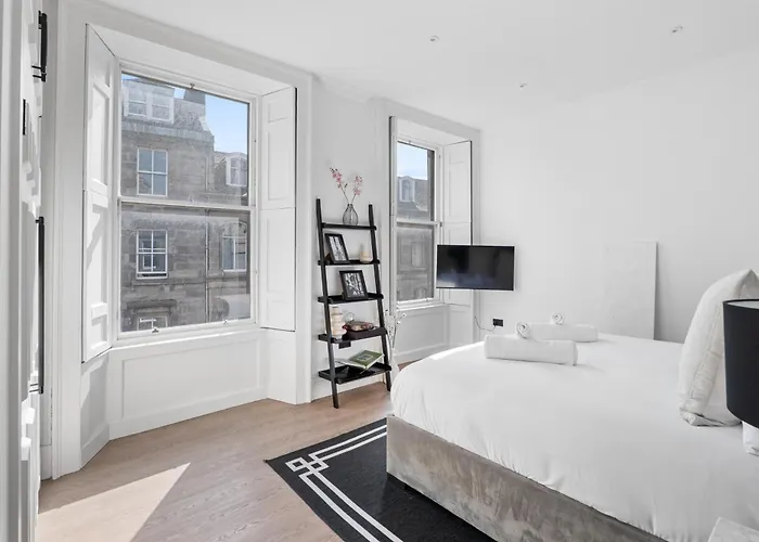 Edinburgh's Finest - Chic And Luxurious Shore Apartament