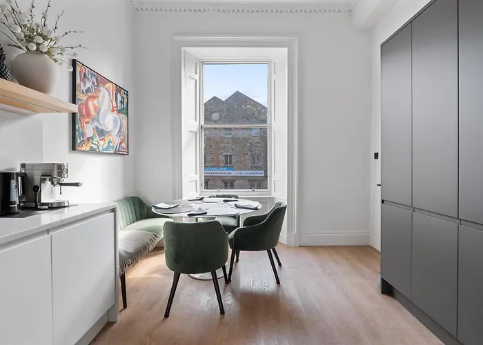 Edinburgh's Finest - Chic And Luxurious Shore Apartament *
