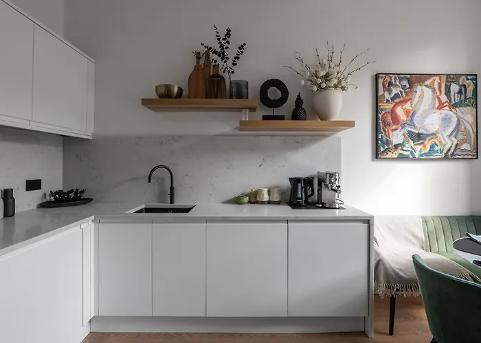 Edinburgh's Finest - Chic And Luxurious Shore