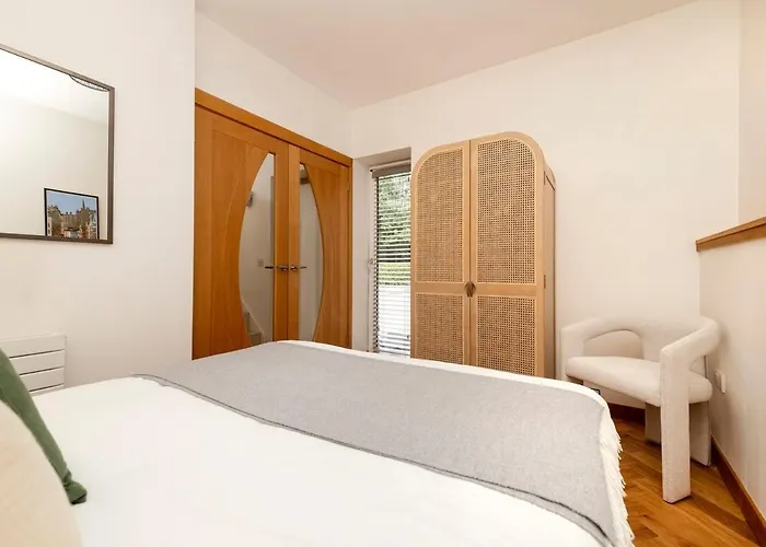 Argyl - The Foundry, A Bright One Bedroom House With Balcony * Edinburgh