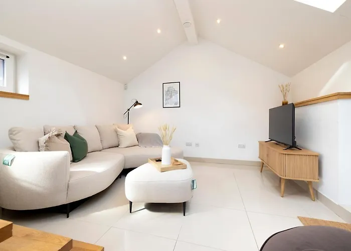 Argyl - The Foundry, A Bright One Bedroom House With Balcony إدنبرة