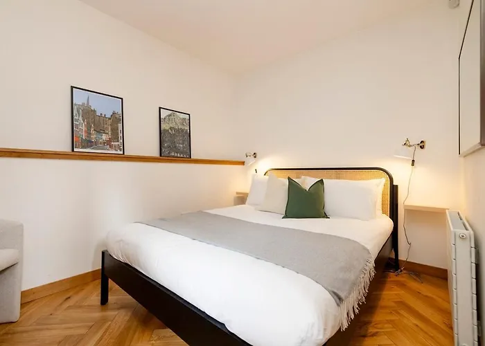 Argyl - The Foundry, A Bright One Bedroom House With Balcony Ferienhaus Edinburgh