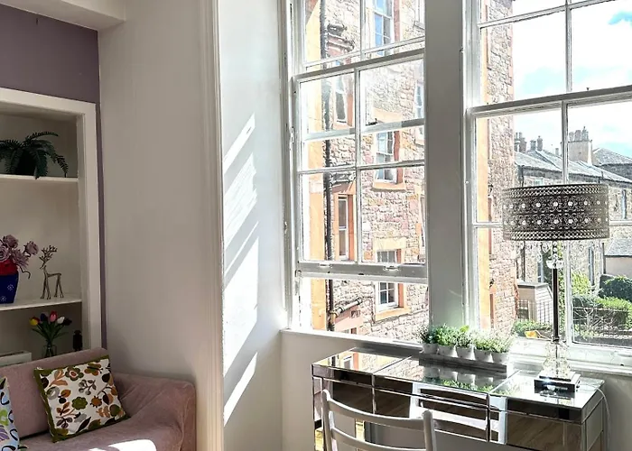 Apartment Cosy In Centre , 2 Bedroom1 Bathroom Edinburgh
