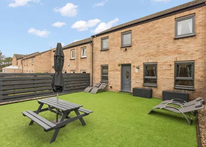 Dynastays- Stylish Seaside Home- Dog Friendly, Garden & Parking (adults Only) * Edinburgh