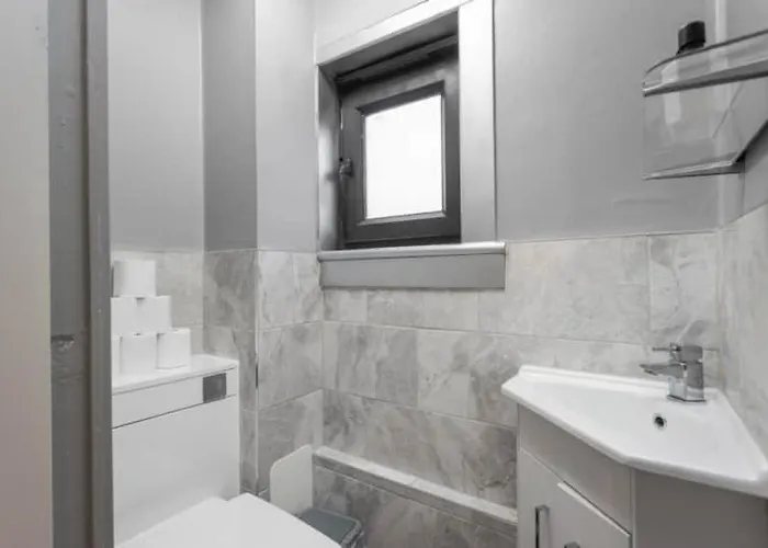 Dynastays- Stylish Seaside Home- Dog Friendly, Garden & Parking (adults Only) Дом отдыха Эдинбург